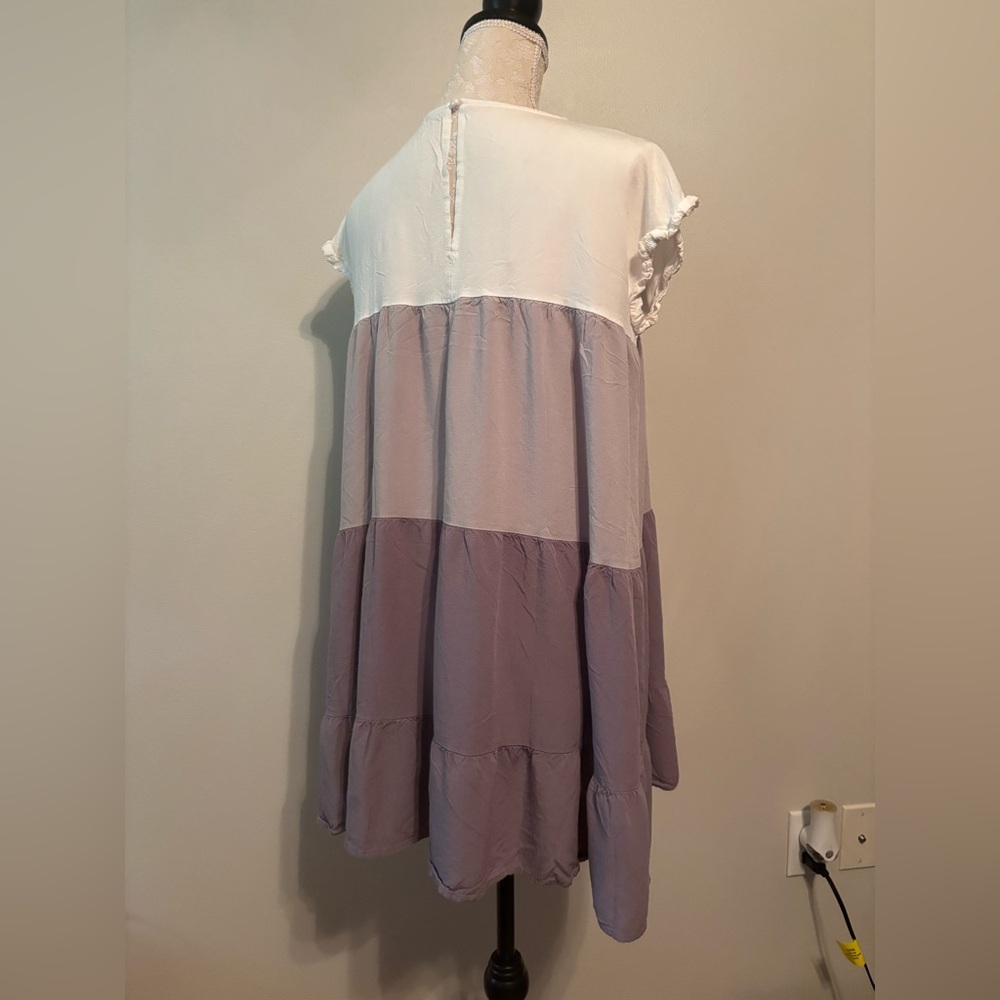 Tiered Short Sleeve Dress in Cream and Dusty Mauve - Picture 4 of 9